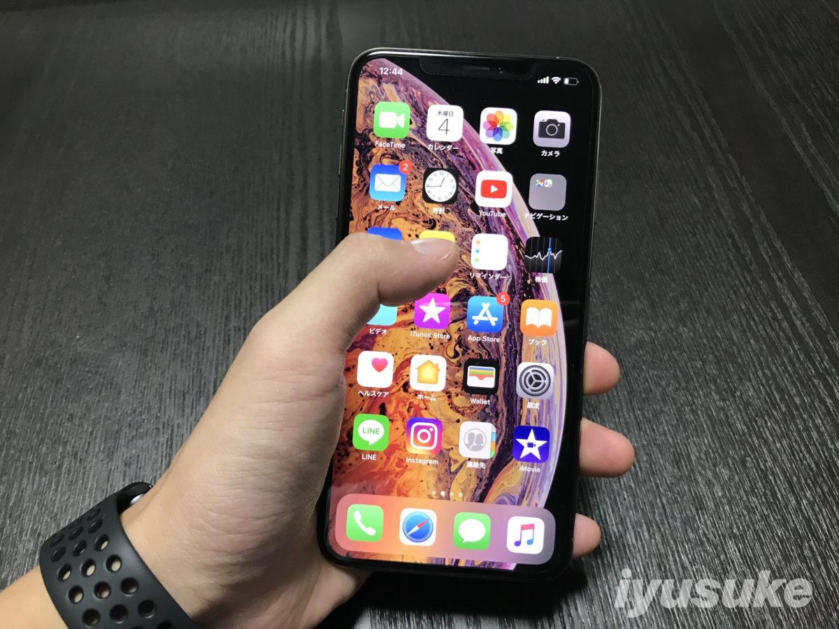 iPhone XS Max 01