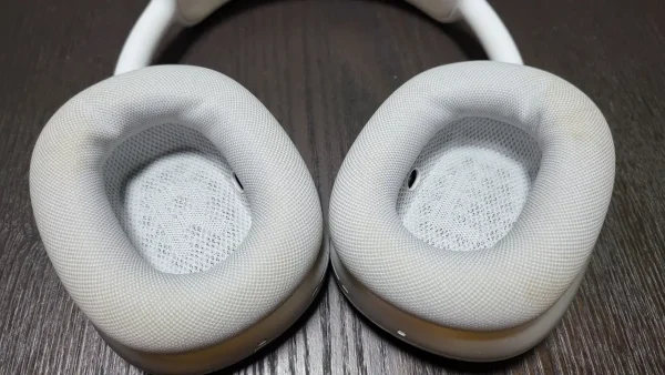 AirPods Max イヤークッションの汚れ 水で丸洗い