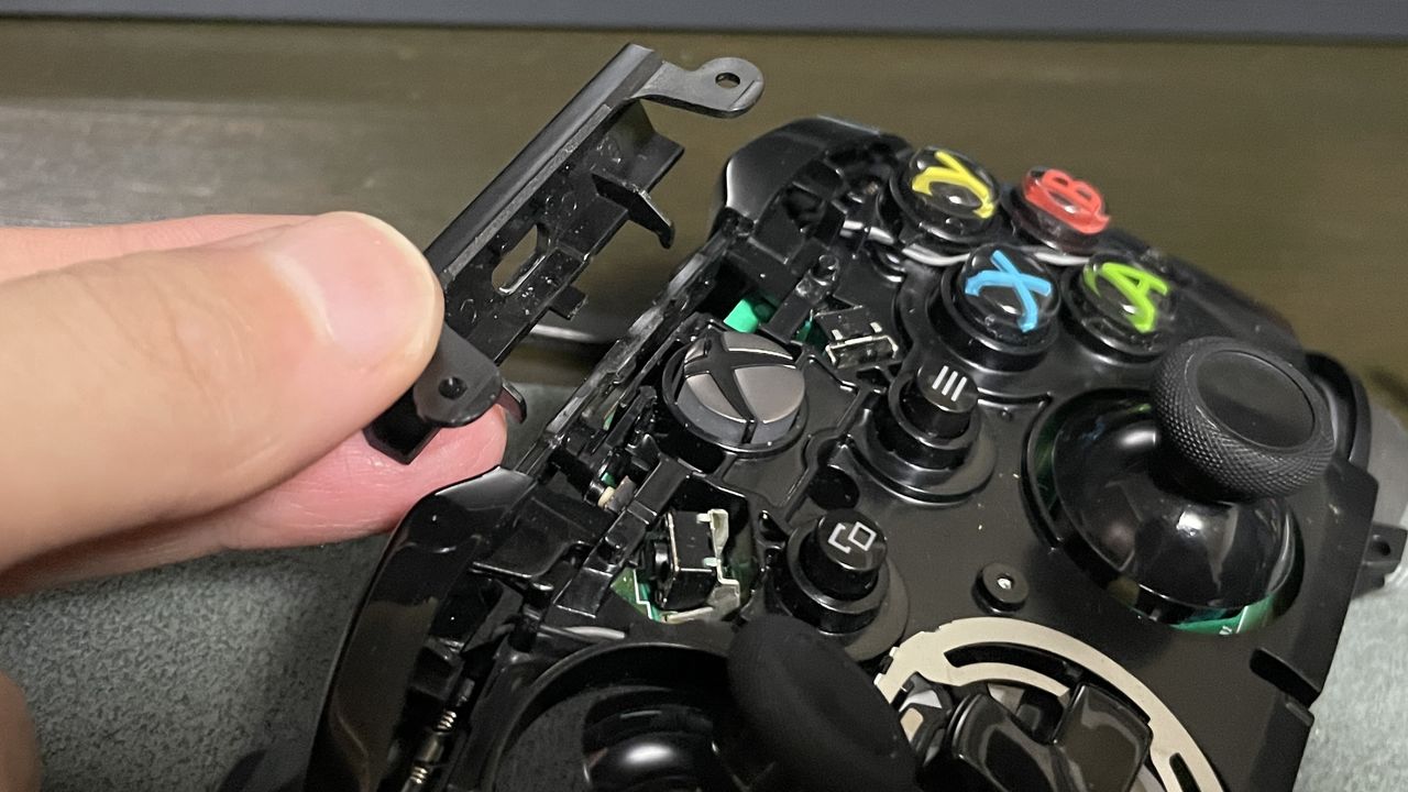 Xbox Wireless Controllerの Lb Rbボタン が効かない ちょこっと分解して掃除したら治るかも Iyusuke Yusukemiyamotoのテックブログ