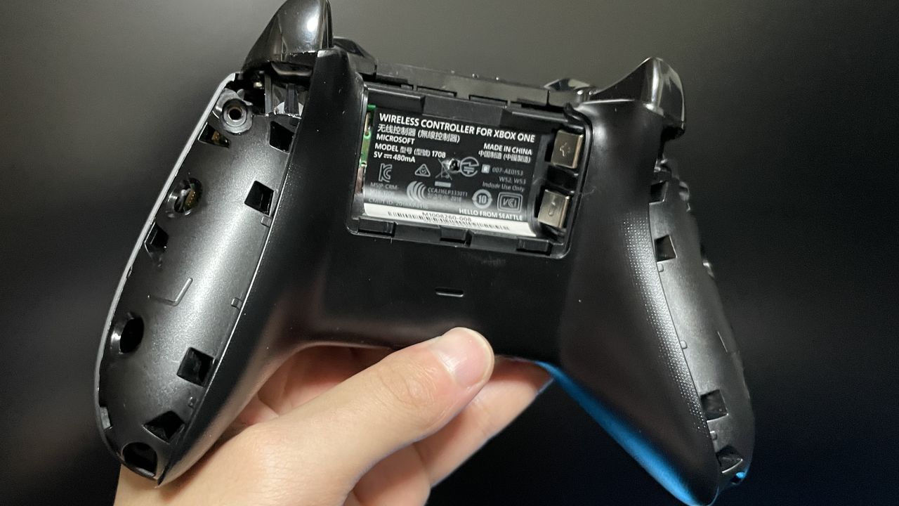 Xbox Wireless Controllerの Lb Rbボタン が効かない ちょこっと分解して掃除したら治るかも Iyusuke Yusukemiyamotoのブログ