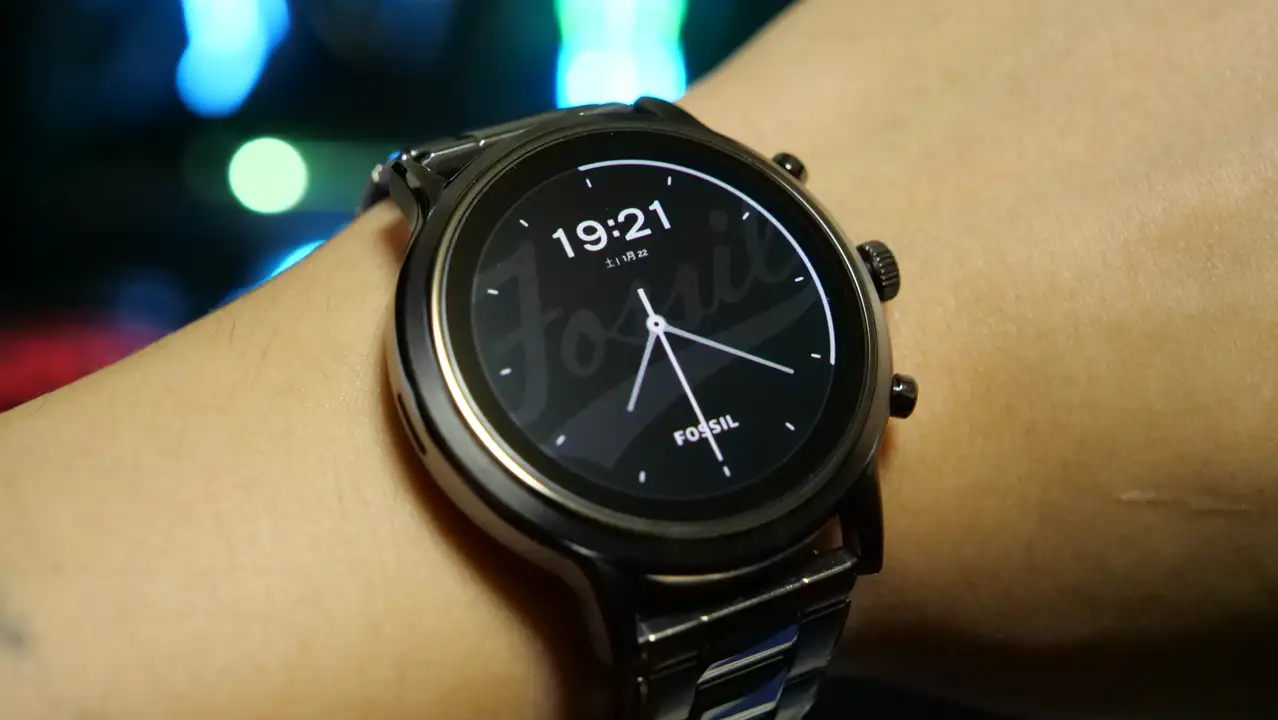 FOSSIL 第5世代 スマートウォッチ FTW4024