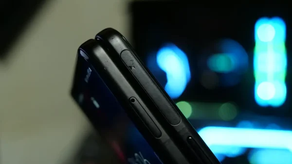 Galaxy Z Fold3 5G 落としたときのダメージ 傷