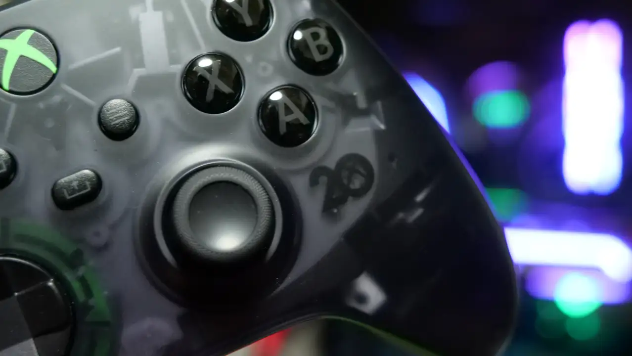Xboxワイヤレスコントローラー 20周年スペシャルエディション レビュー