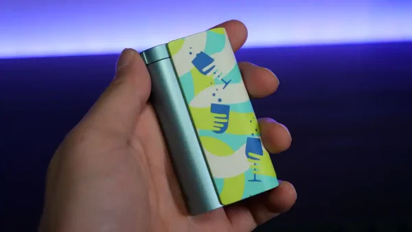 glo hyper X2を手に持った状態