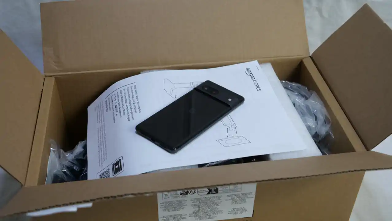 Amazonベーシック モニターアーム パッケージのサイズ
