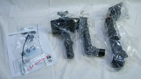 Amazonベーシック モニターアーム 付属品