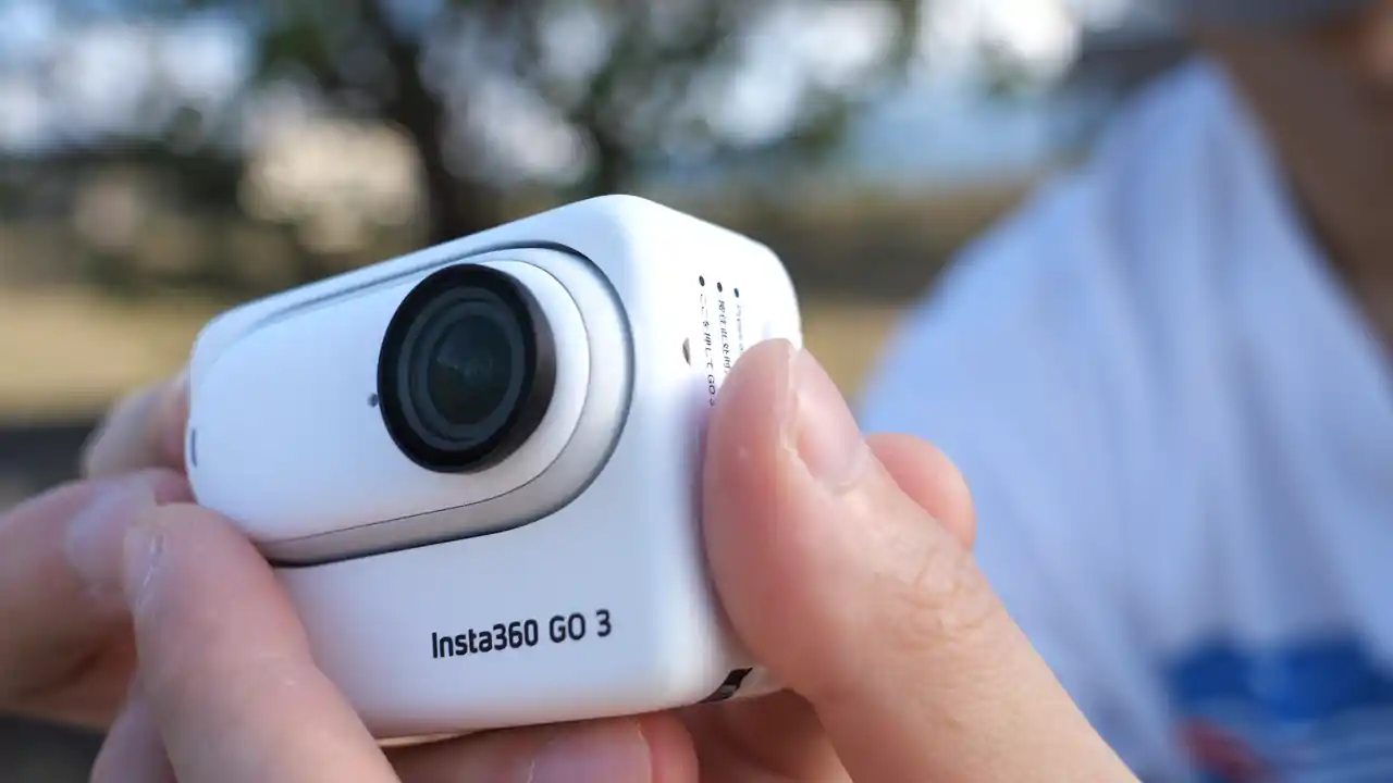 Insta360 GO 3 アクションポッドの取り外し/取り付け