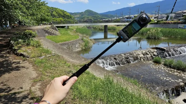 Insta360 見えない自撮り棒 少しだけ伸ばした状態