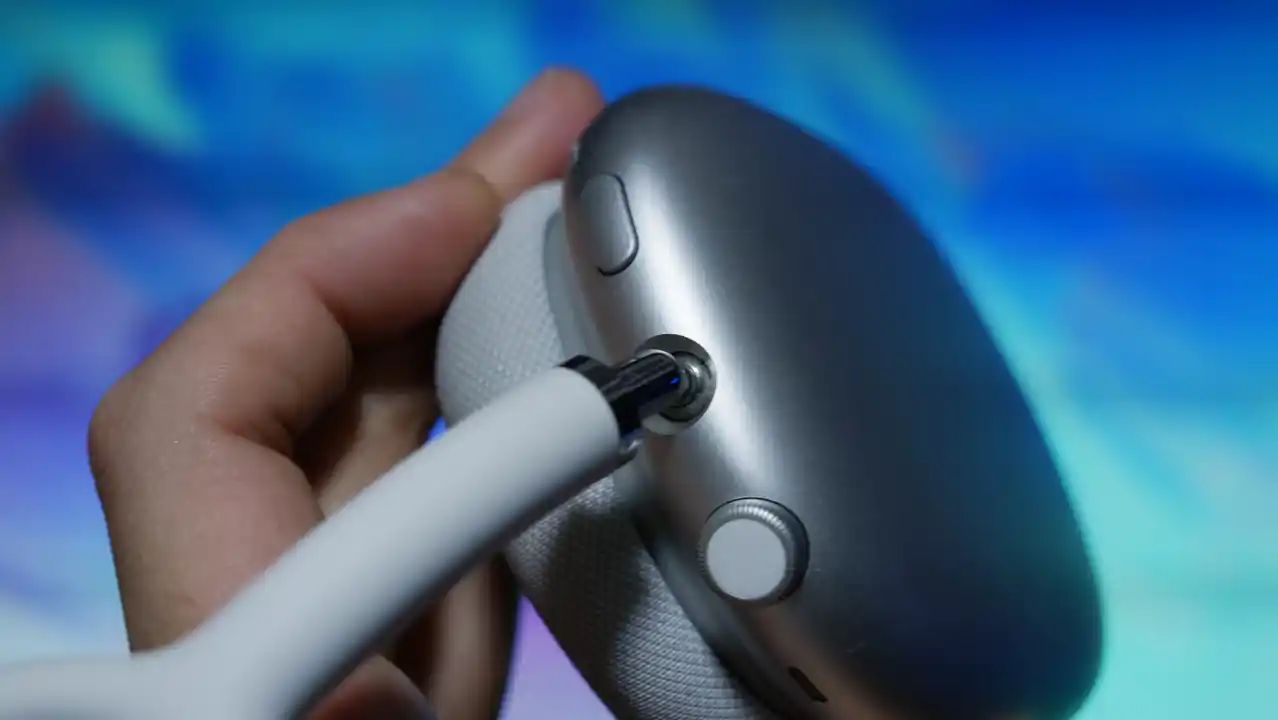 AirPods MaxとBeats Studio Proの比較 AirPods Maxの操作方法