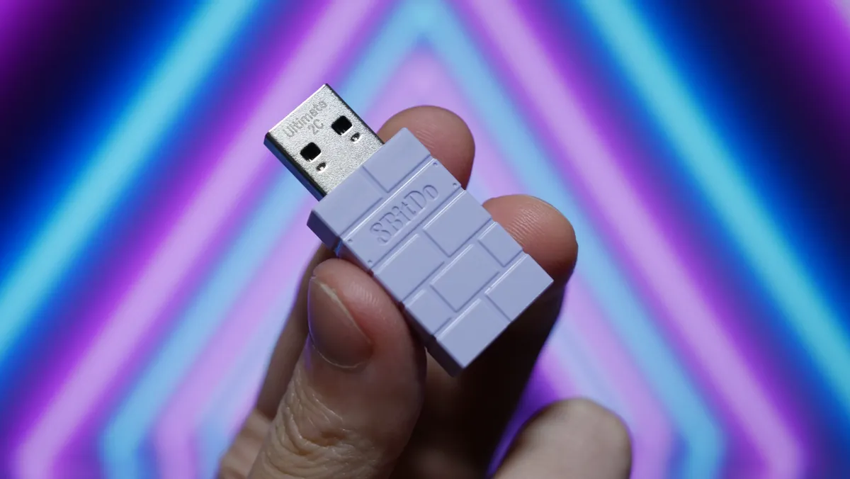 8BitDo Ultimate 2C Wireless Controller 2.4GHz接続で使用するレシーバー