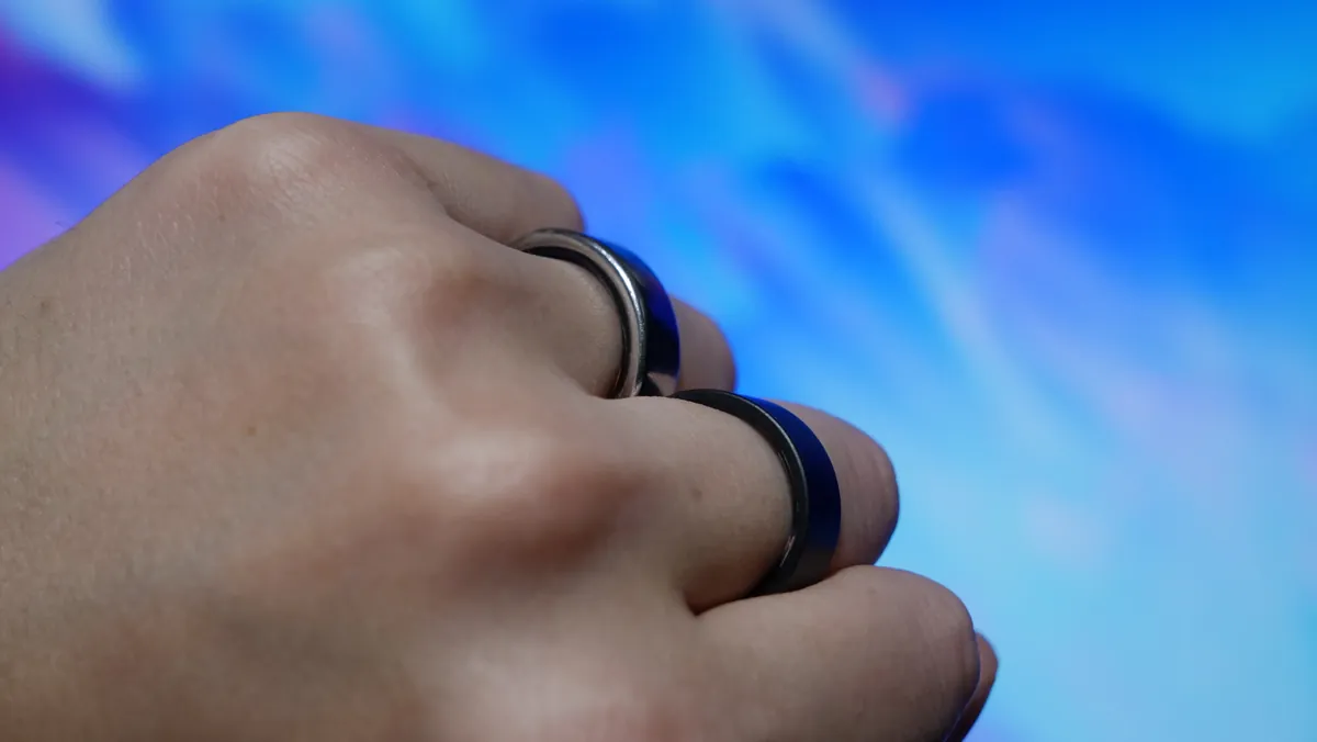 issin スマートリカバリーリングとSOXAI RING1の厚みを比較