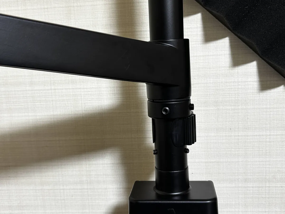 Rasical Monitor Arm ラシカルモニターアーム 高さ調整リングを取り付けた状態