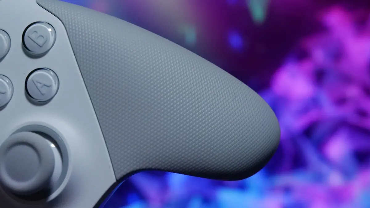 GameSir G7 Pro ラバーコーティングされたグリップ