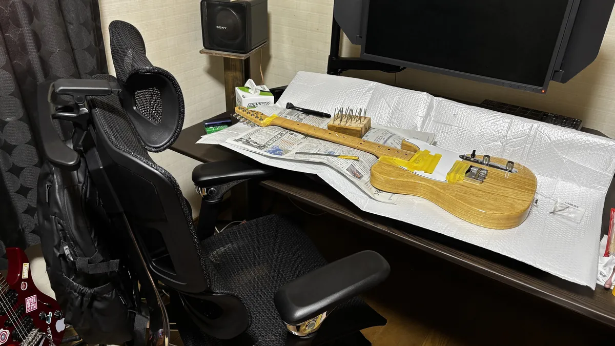 ラシカルチェアを使って作業している様子
