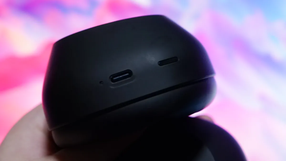 WH-1000XM6の充電端子 USB-C
